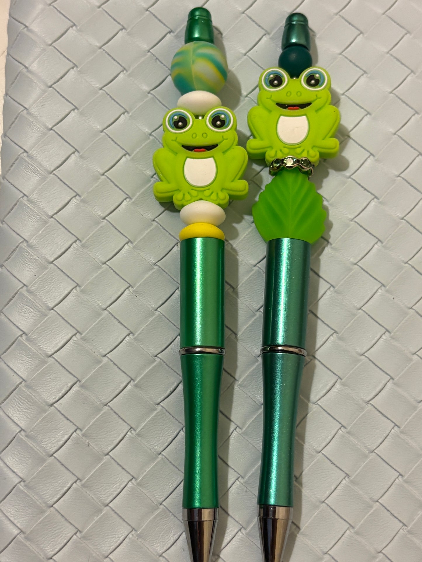 Frog bundle